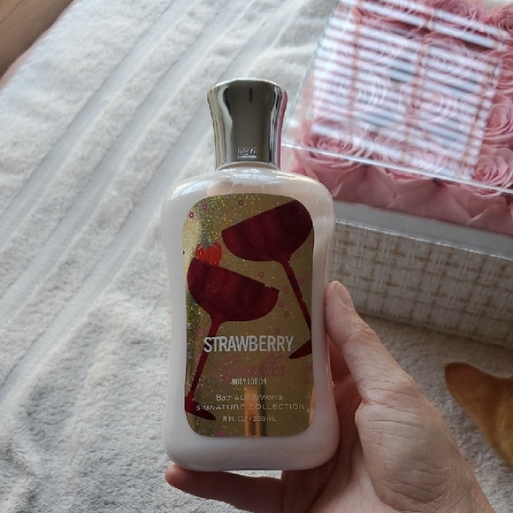Bath & Body Works Strawberry Sparkler Lotion - Picture 1 of 7